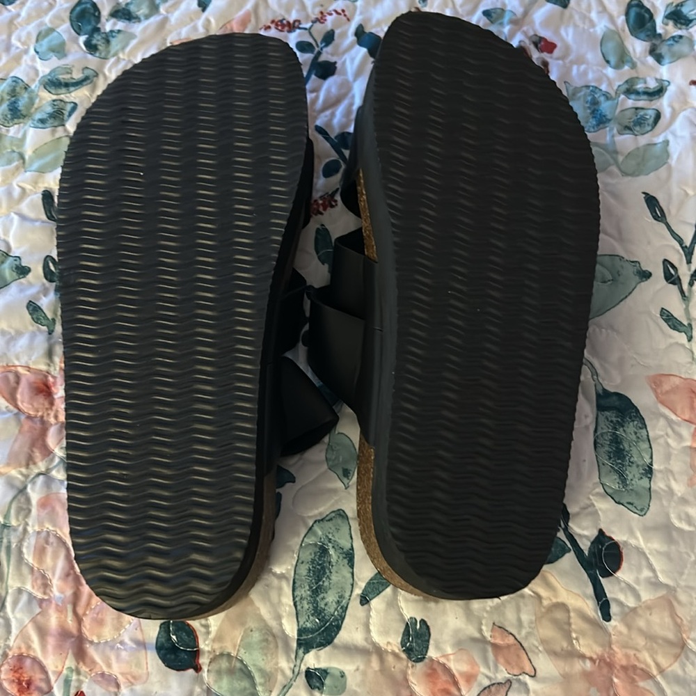Cliffs Black Strappy Sandals - Picture 4 of 6